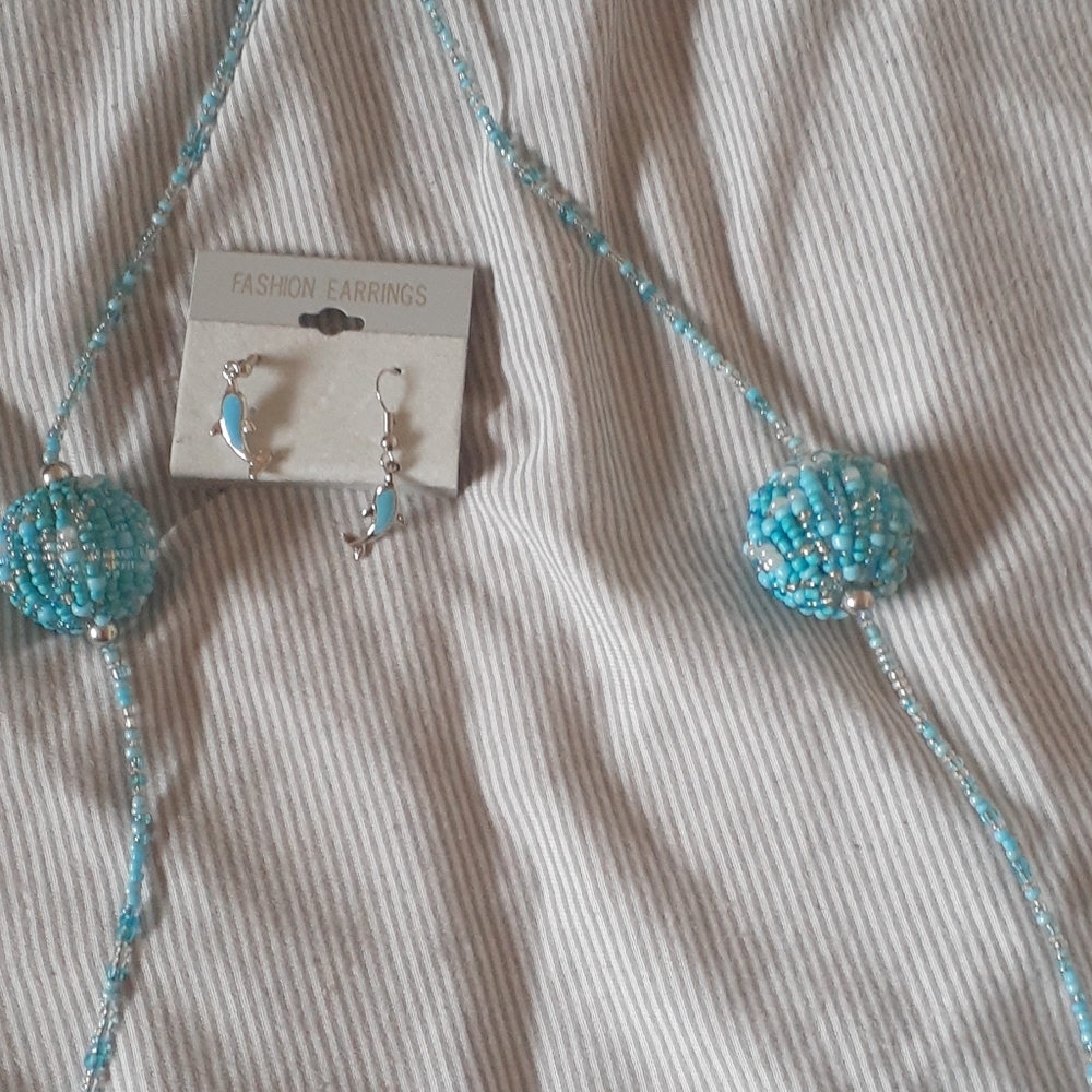 Necklace, earring set